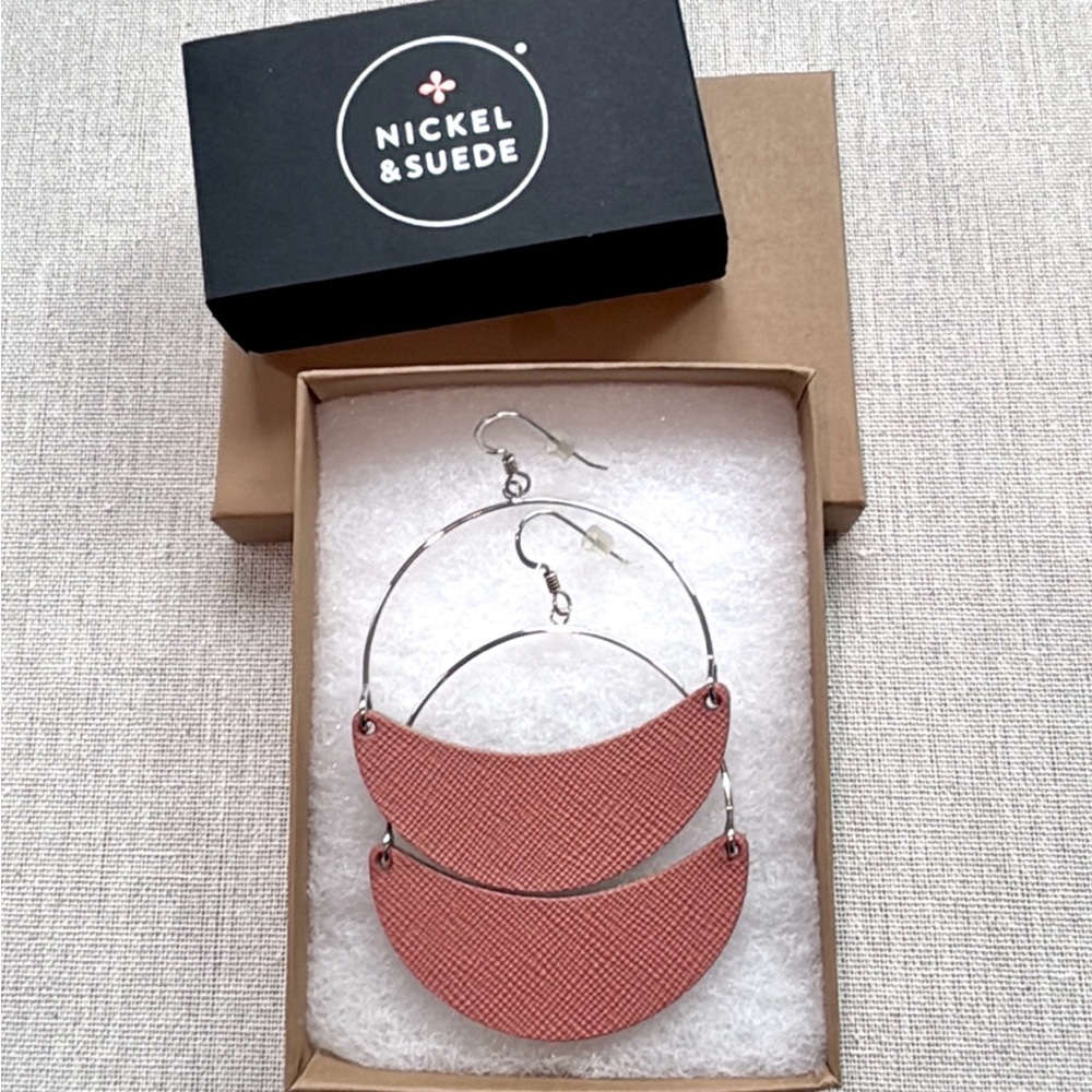Nickel & Suede Tuscan Rose Aster Leather Earrings NWOT